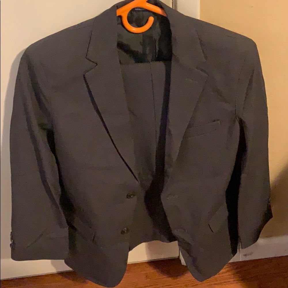 Nautica Boys 3 piece suit gray retail $150 sz16